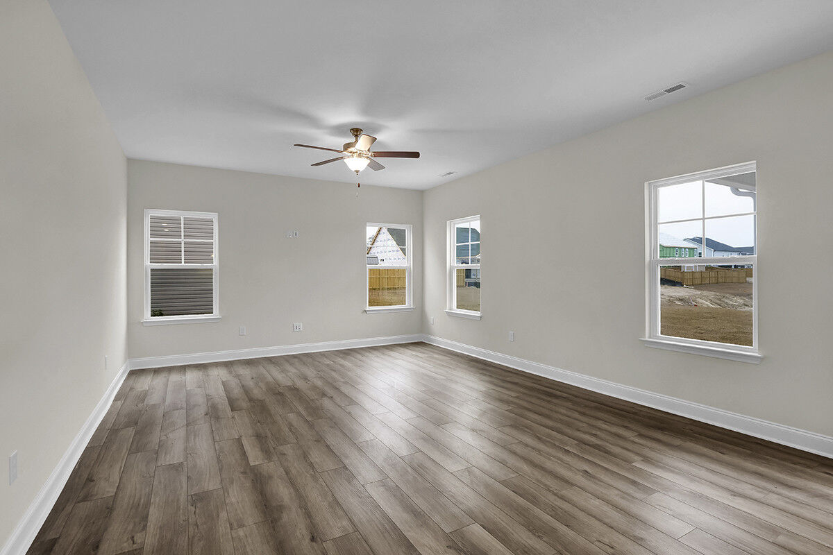 https://assets.windsorhomes.us/img/BMW_lot26_Cameron_847_Red_Sky_Dr_great_Room.JPG