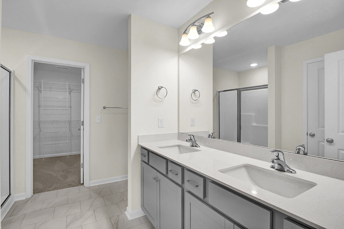 https://assets.windsorhomes.us/img/BMW_lot26_Cameron_847_Red_Sky_Dr_primary_bath.JPG