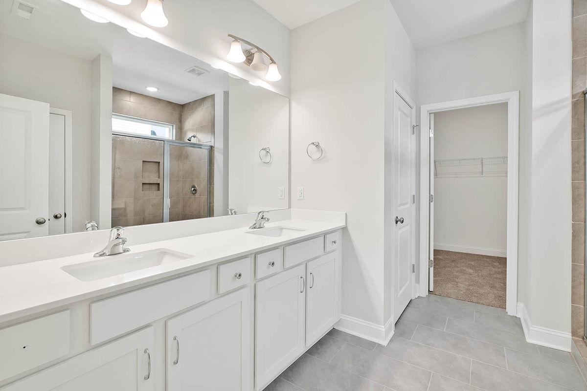 https://assets.windsorhomes.us/img/BMW_lot_22_Richmond_A_844_Red_Sky_Dr_NE_primary_bath.jpg