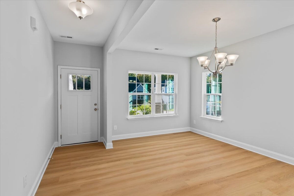https://assets.windsorhomes.us/img/CCK_lot19_Cameron_elvB_4095_Stallion_St_dining_foyer.jpg
