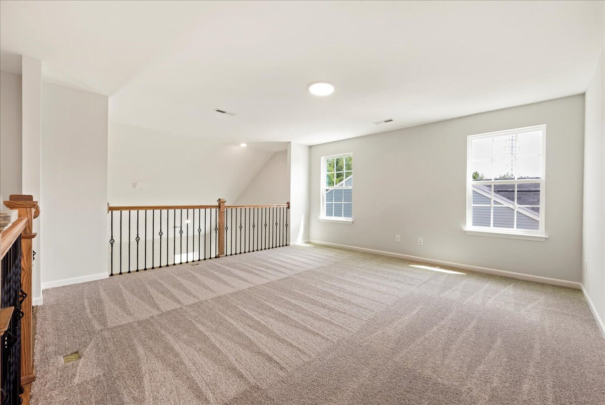 https://assets.windsorhomes.us/img/CCK_lot76_Richmond_elvB_4098_Stallion_Street_loft.jpg