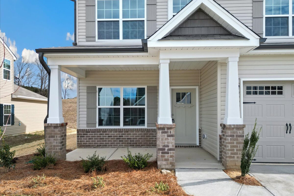 https://assets.windsorhomes.us/img/Cameron_B_BCR_lot41_1834-deveron-ct_02-14.jpg
