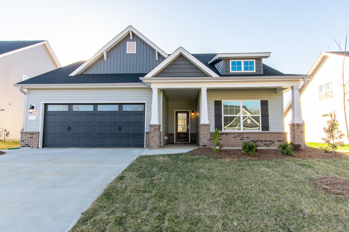 https://assets.windsorhomes.us/img/Pinehurst_3_B_BD_lot46_3357_Castlerock_Drive_full_front.jpg