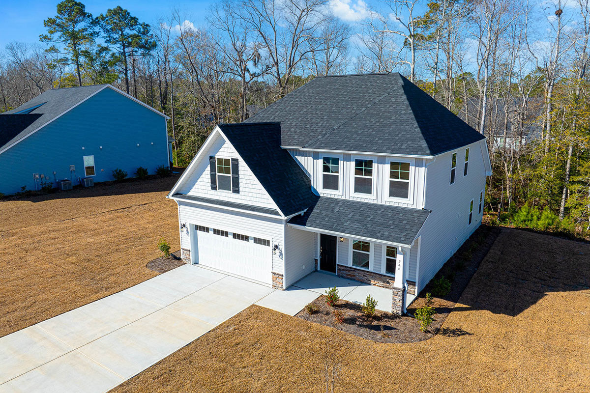 https://assets.windsorhomes.us/img/Richmond_C_RR_lot84_948_Billys_Dream_Circle_SW_exterior_front.jpg
