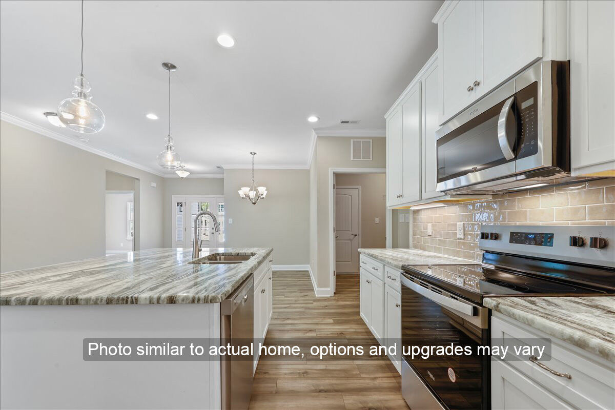 https://assets.windsorhomes.us/img/Somerset_Liberty_Similar_kitchen_2.jpg