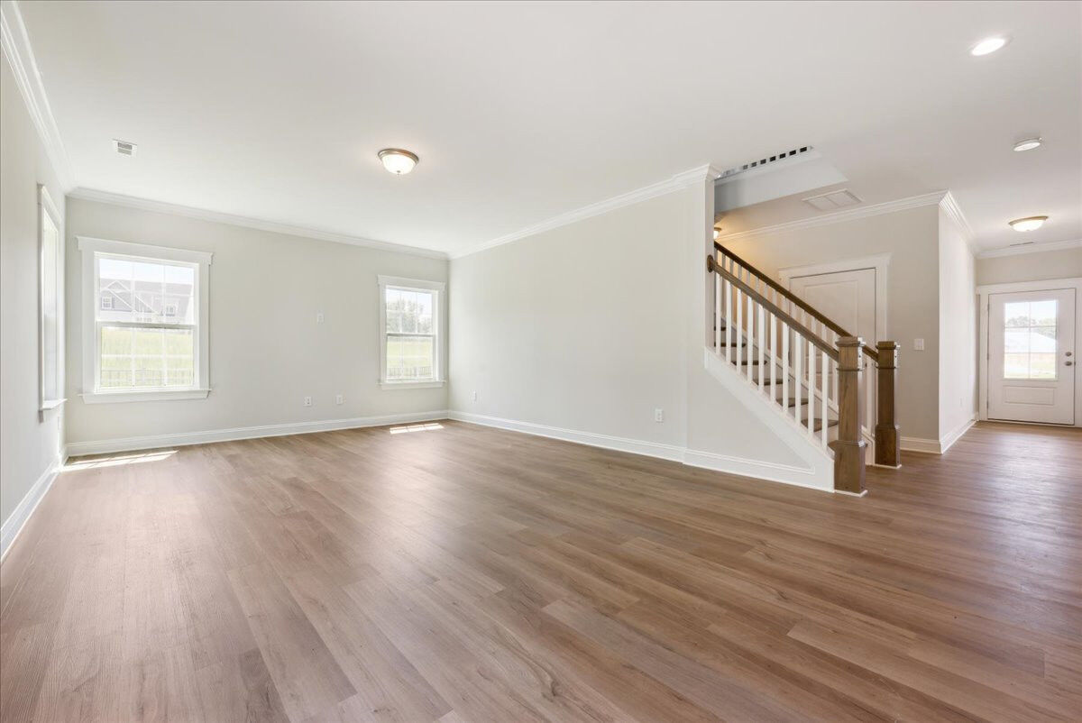 https://assets.windsorhomes.us/img/VR_lot106_Cameron_elvB_511_Valentine_Ct_great_room.jpg