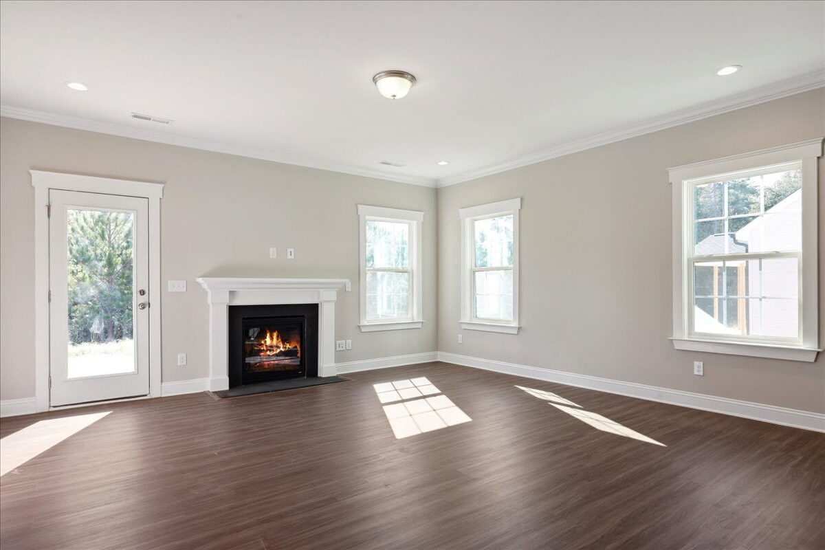 https://assets.windsorhomes.us/img/VR_lot5_Cotswold_E_1802_Parham_Drive_great_room_2.jpg