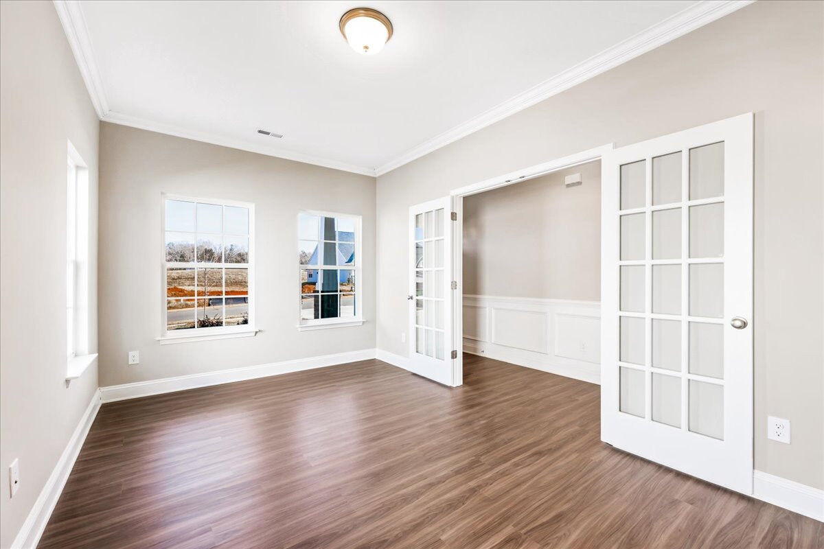 https://assets.windsorhomes.us/img/VR_lot74_Cameron_elvC_212_Wildwood_Lane_study.jpg