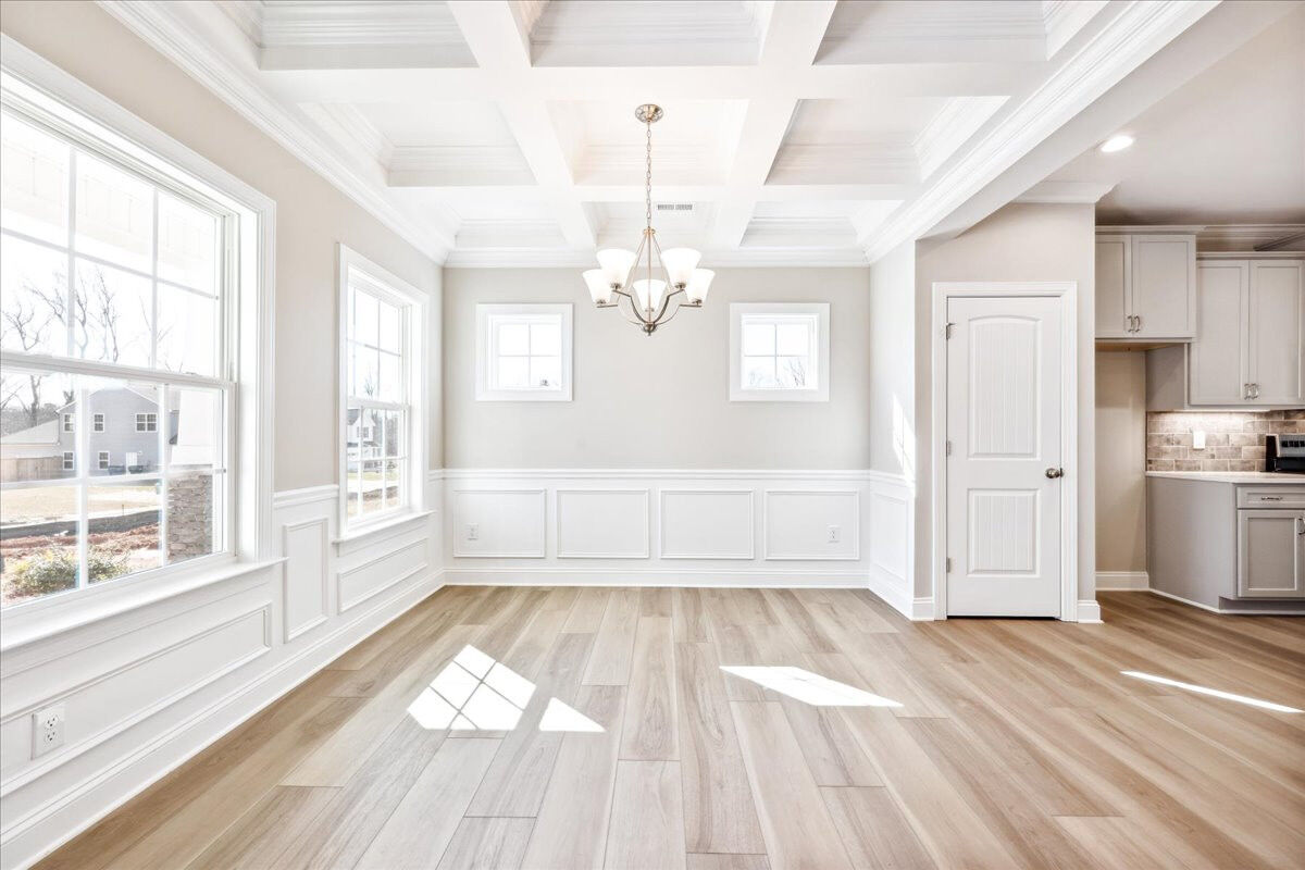 https://assets.windsorhomes.us/img/VR_lot88_Richmond_elvC_1815_Parham_Drive_dining.jpg