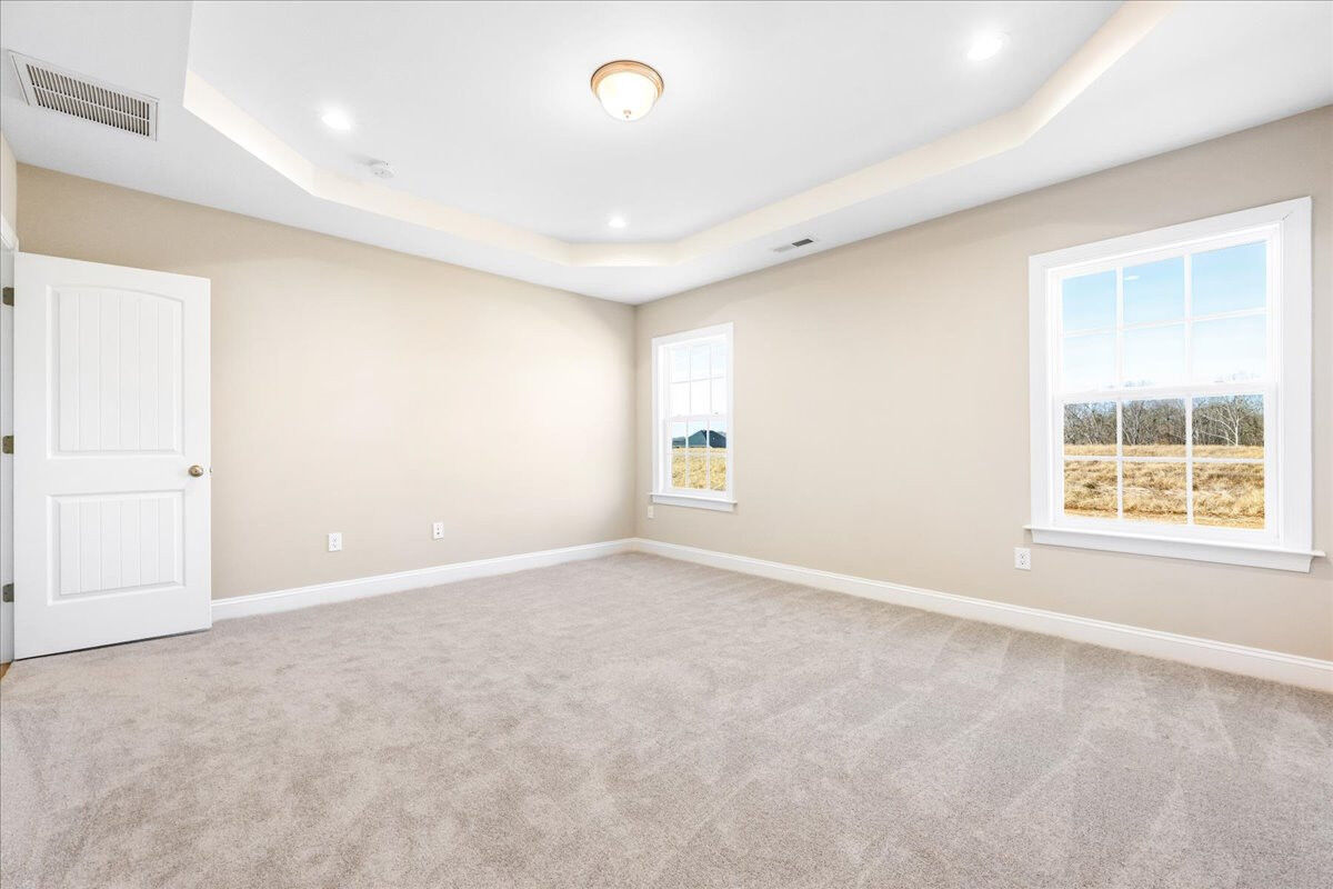 https://assets.windsorhomes.us/img/VR_lot88_Richmond_elvC_1815_Parham_Drive_primary_suite_2.jpg