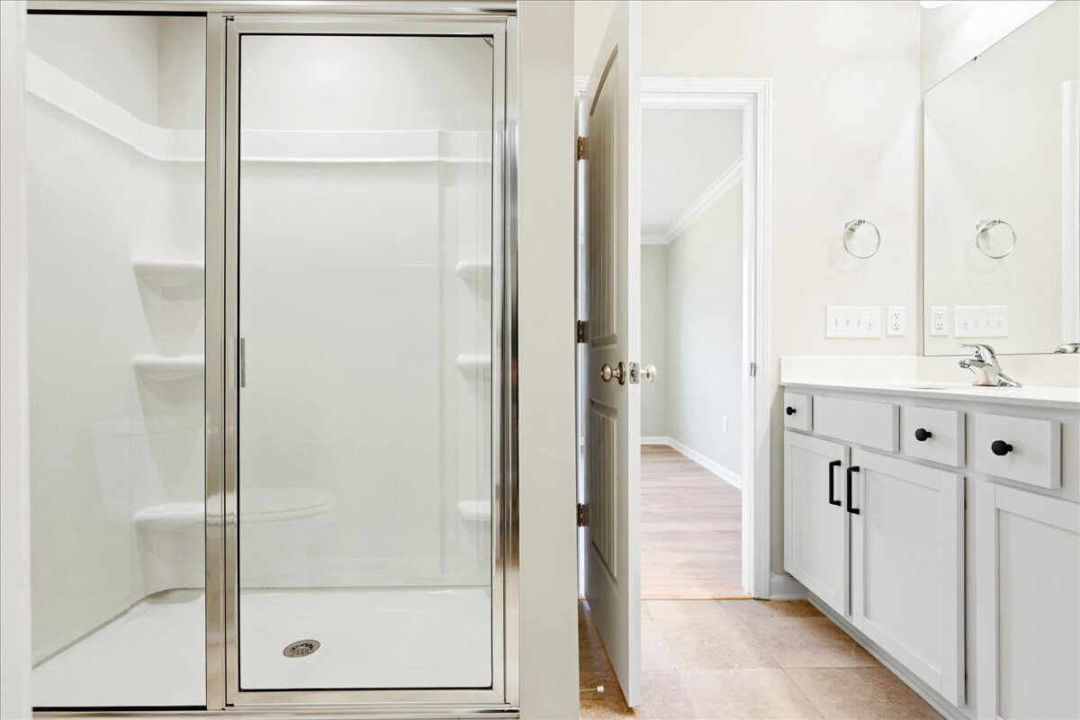https://assets.windsorhomes.us/img/VS_lot29_Indiana_4019_Winding_Vine_Ln_primary_bath_shower.jpg