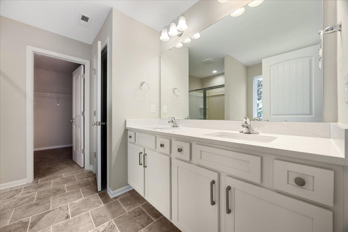 https://assets.windsorhomes.us/img/WP_lot38_Cameron_elvC_3171_Riley_Ford_Tr_primary_bath.jpg